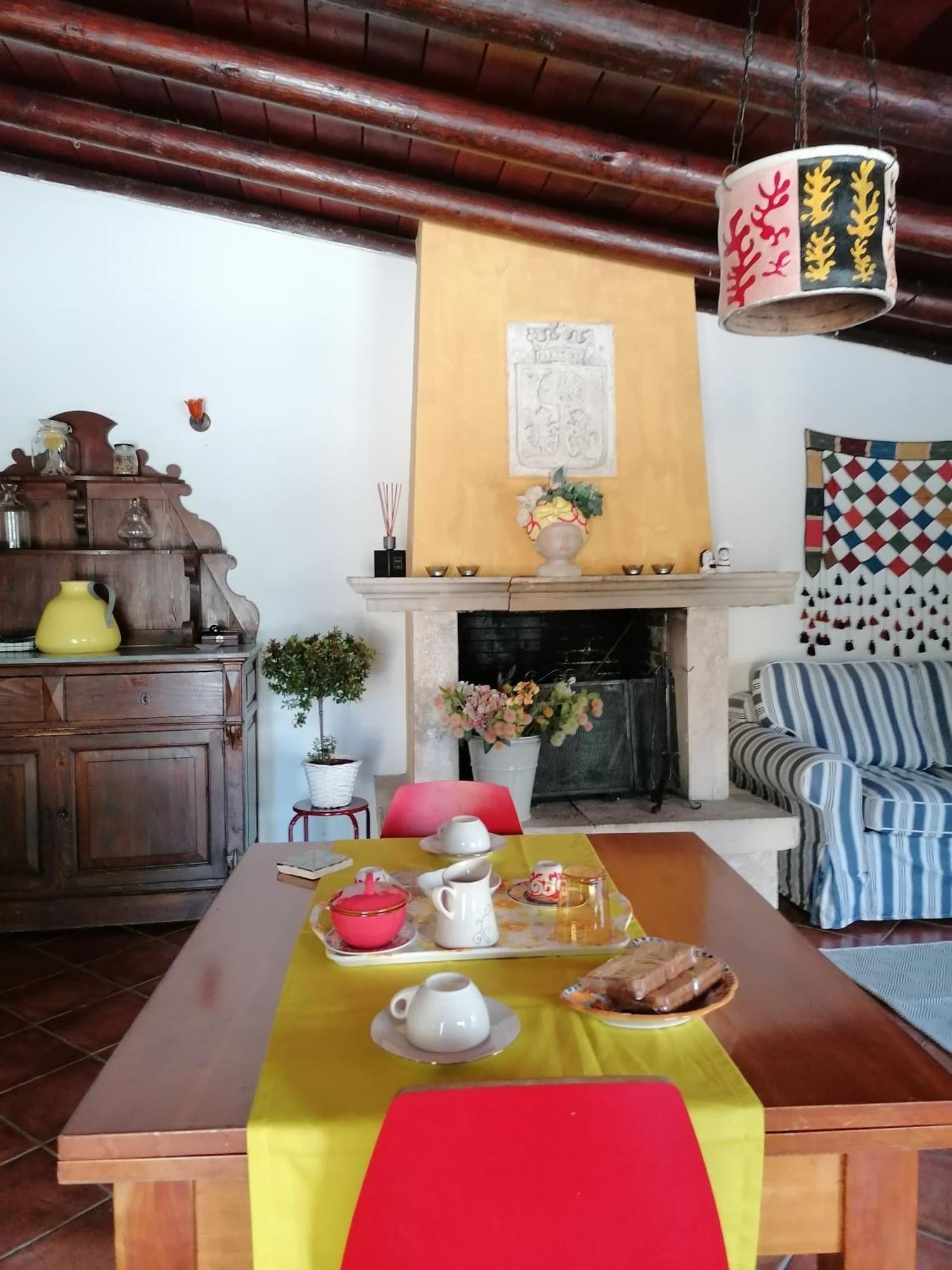 Aspromonte Yellow House Bed & Breakfast Bitonto Exterior photo